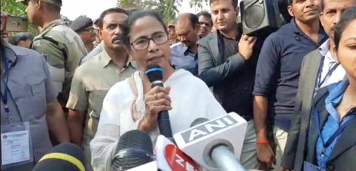  বাংলাকে বঞ্চনা করা হচ্ছে: মমতা বন্দ্যোপাধ্যায়