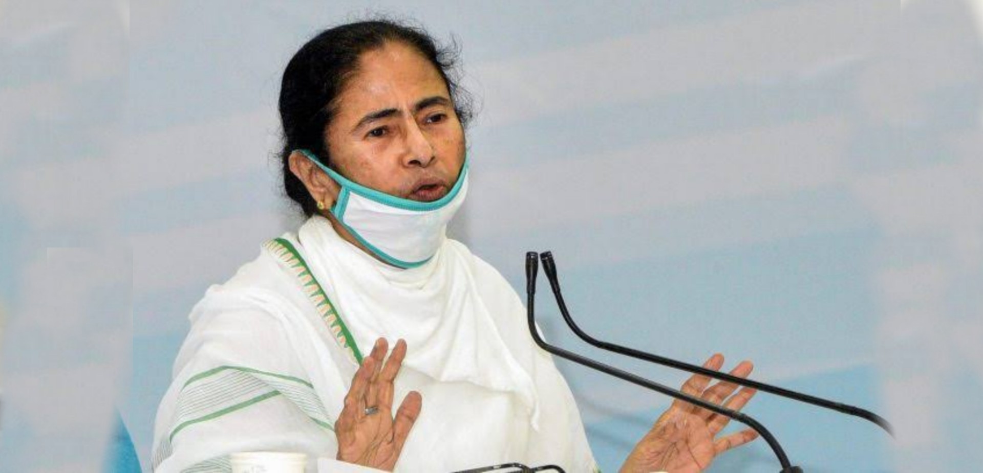 We are with the Centre in this hour of need: Mamata Banerjee19th june