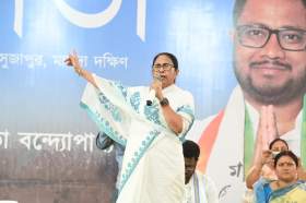 ২৬০০০ ছেলেমেয়ের চাকরি খাওয়া মেনে নেওয়া যায় না : মমতা বন্দ্যোপাধ্যায় ২৬০০০ ছেলেমেয়ের চাকরি খাওয়া মেনে নেওয়া যায় না : মমতা বন্দ্যোপাধ্যায়