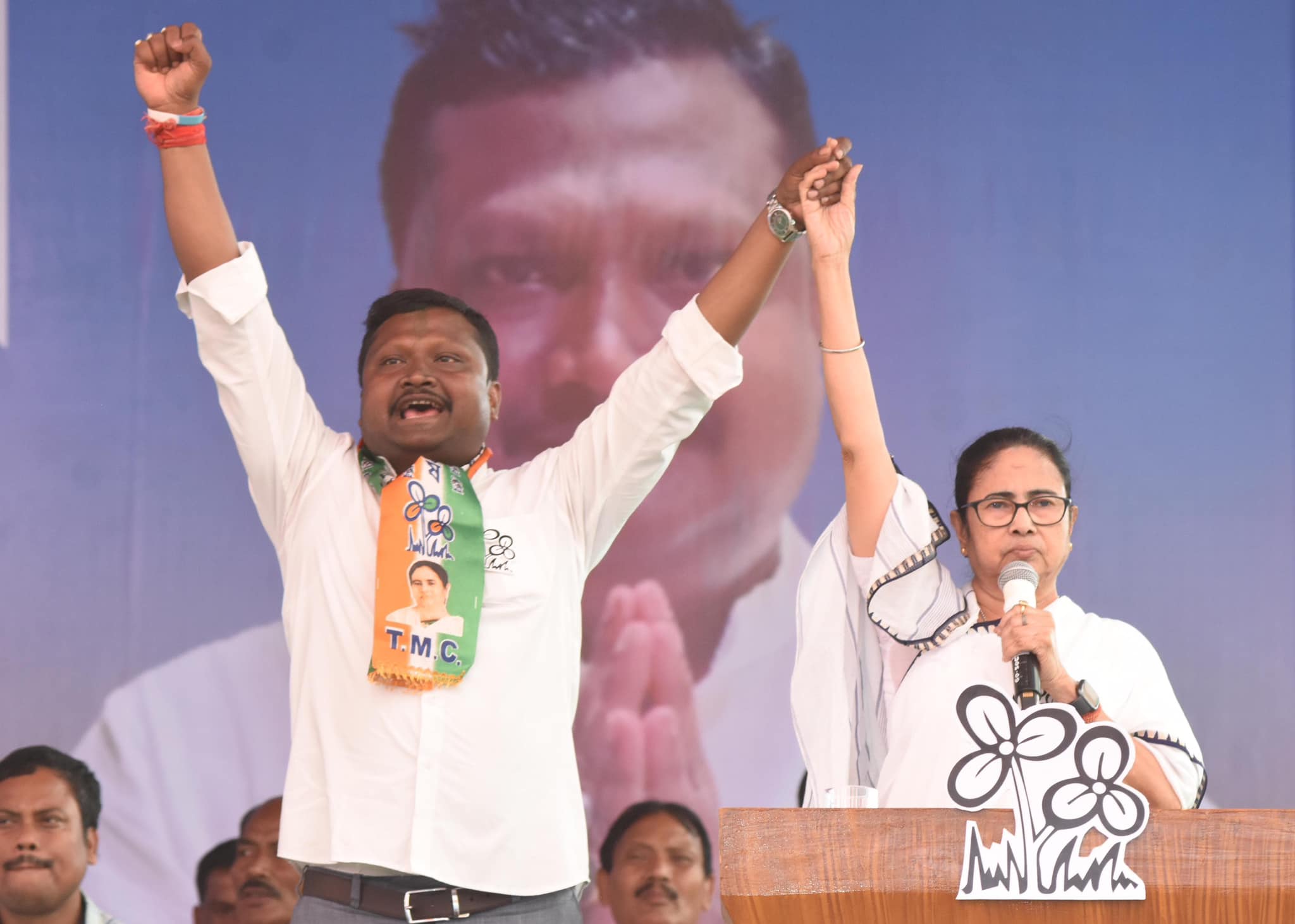 বাংলায় তৃণমূল ছাড়া কাউকে ভোট দেবেন না : মমতা বন্দ্যোপাধ্যায় বাংলায় তৃণমূল ছাড়া কাউকে ভোট দেবেন না : মমতা বন্দ্যোপাধ্যায়
