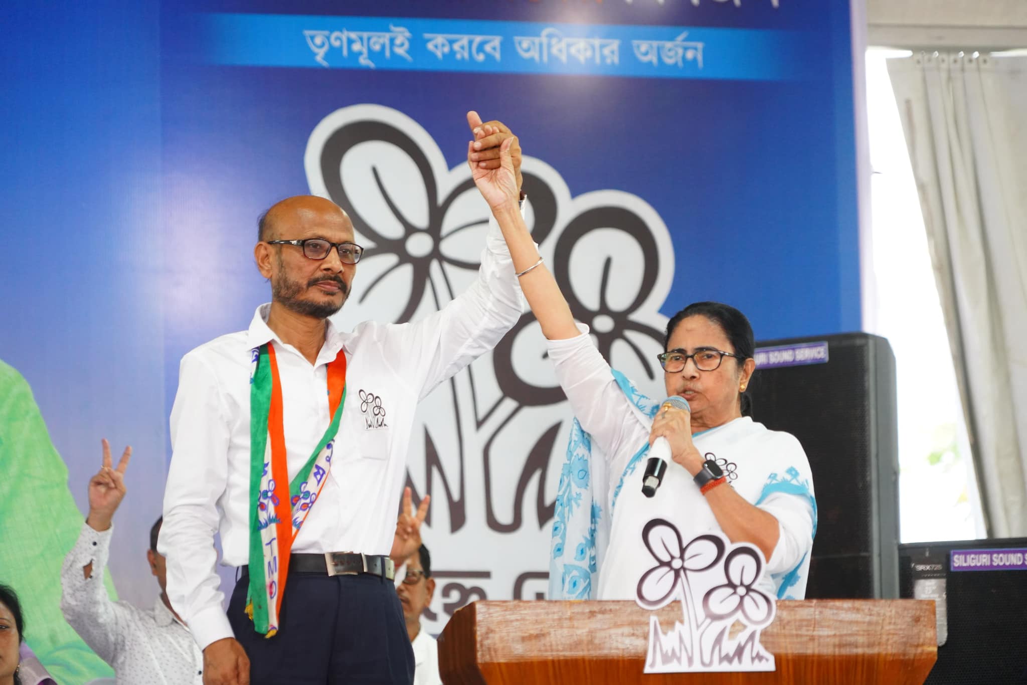 কেন বাংলা থেকে টাকা নিয়ে যান? : মমতা বন্দ্যোপাধ্যায় কেন বাংলা থেকে টাকা নিয়ে যান? : মমতা বন্দ্যোপাধ্যায়