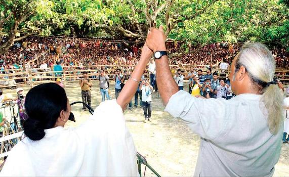 Trinamool Chairperson urges the people of Malda to put an end to Congress zamindari Trinamool Chairperson urges the people of Malda to put an end to Congress zamindari