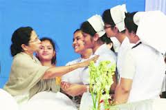 WB CM to honour doctors and nurses with `Swasthya Puraskar` WB CM to honour doctors and nurses with `Swasthya Puraskar`