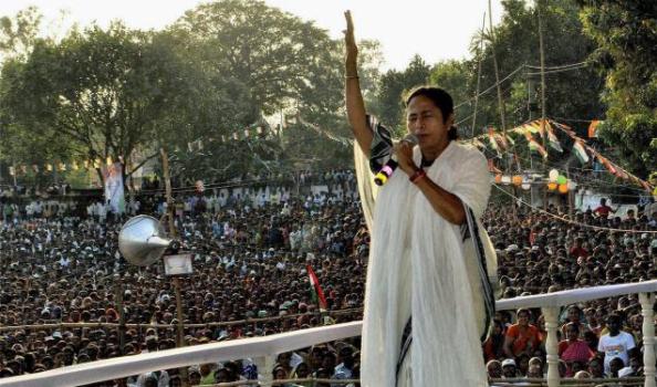 Plans to divide the people of Bengal will not succeed: Didi at Burrabazar Plans to divide the people of Bengal will not succeed: Didi at Burrabazar