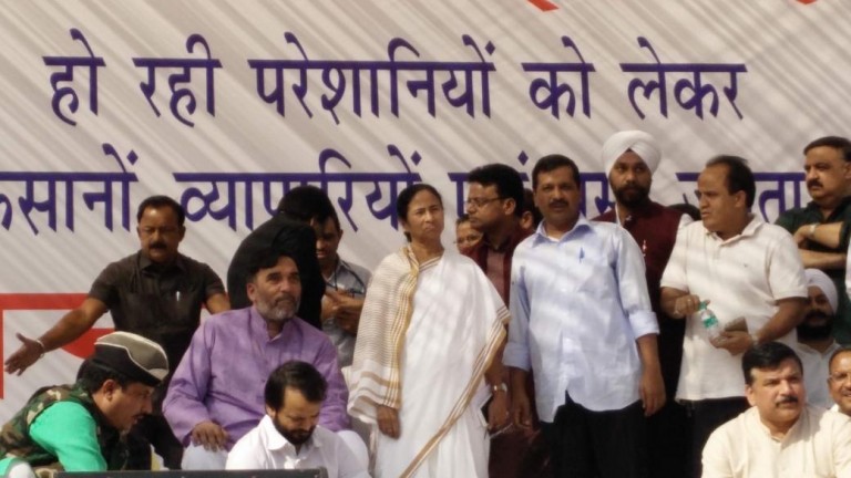 Mamata Banerjee gives ultimatum to Centre to withdraw demonetisation decision Mamata Banerjee gives ultimatum to Centre to withdraw demonetisation decision