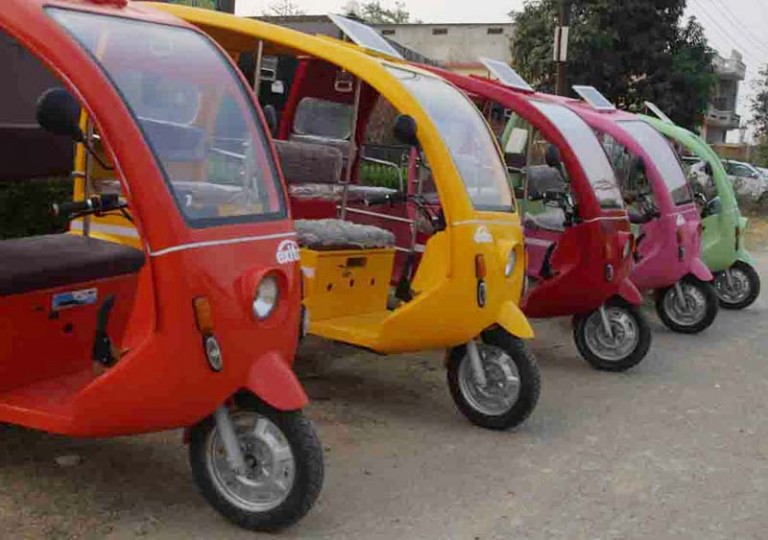 Bengal Govt to convert totos to e-rickshaws