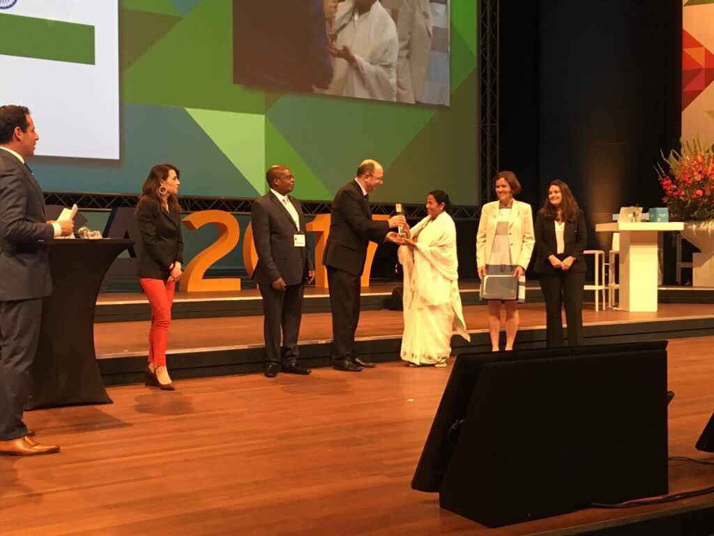 Bengal shines at UN: Didi receives first prize for public service