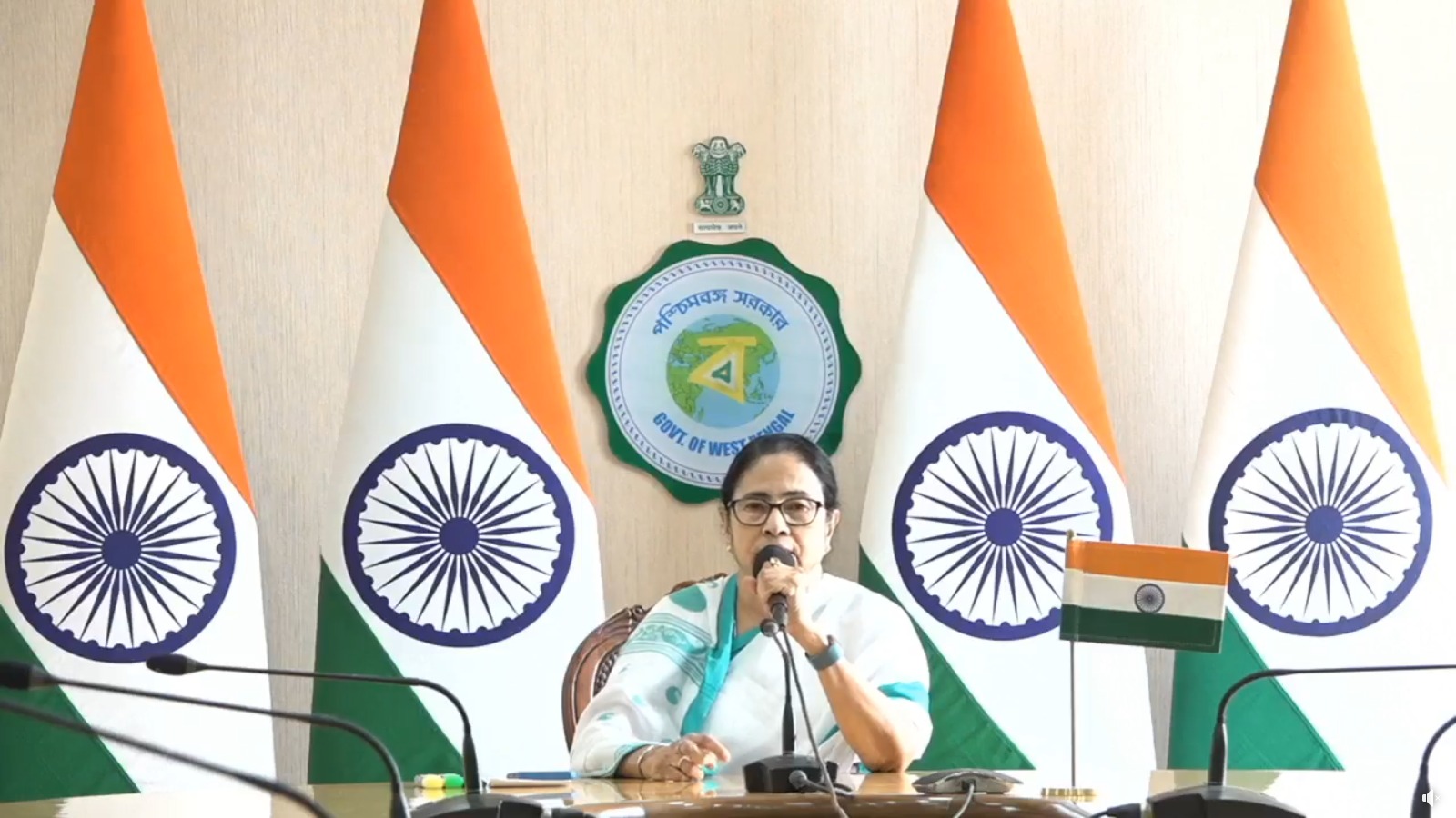 I am demanding the resignation of the home minister in a democratic manner: Mamata Banerjee I am demanding the resignation of the home minister in a democratic manner: Mamata Banerjee