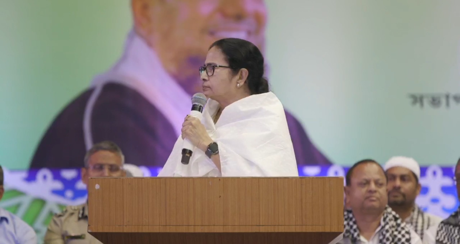 Bengal is the state where Rabindranath organised Raksha Bandhan to unite Hindus and Muslims: Mamata Banerjee Bengal is the state where Rabindranath organised Raksha Bandhan to unite Hindus and Muslims: Mamata Banerjee