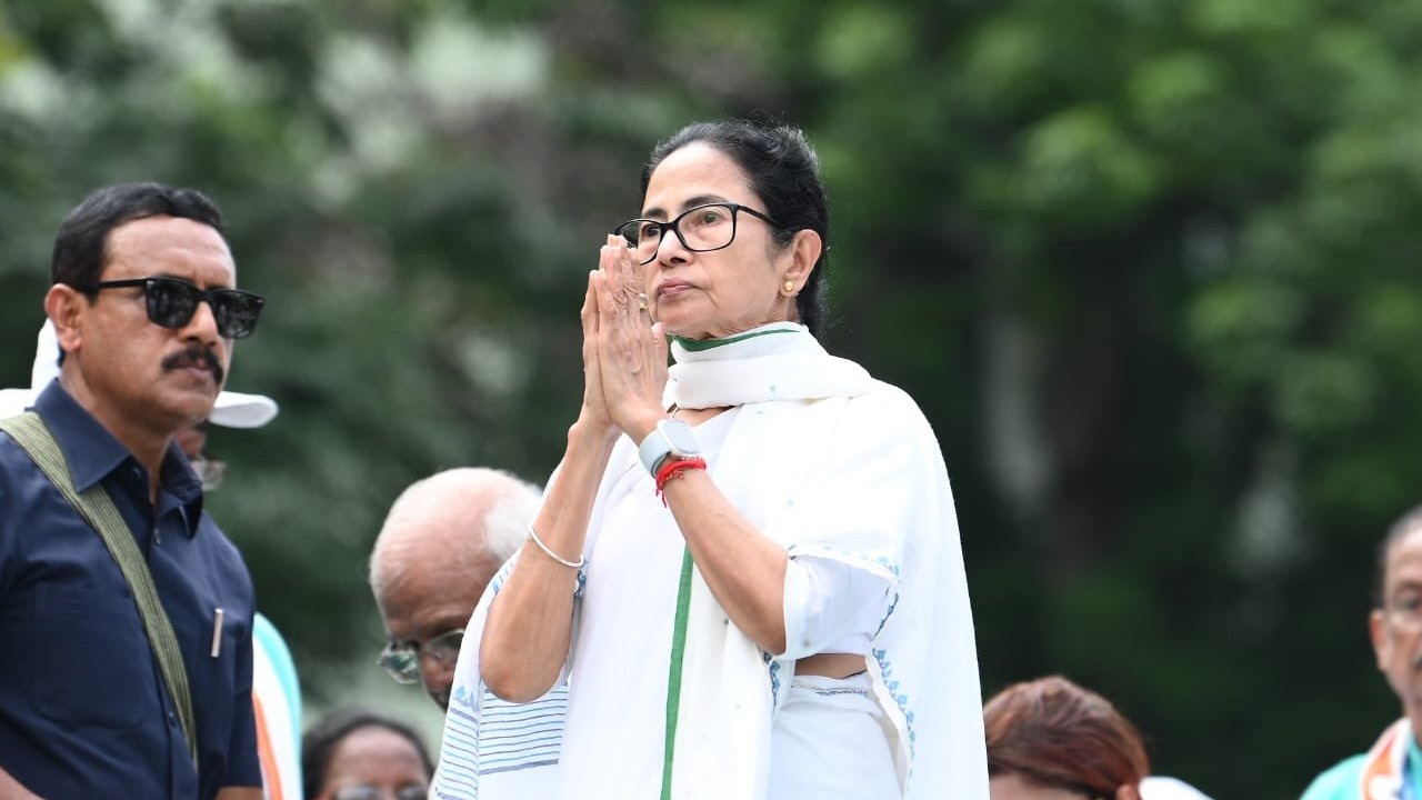 If atrocities against Bengalis do not stop, we will take the fight to Delhi: Mamata Banerjee’s warning If atrocities against Bengalis do not stop, we will take the fight to Delhi: Mamata Banerjee’s warning